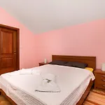 Apartment Zlatna *