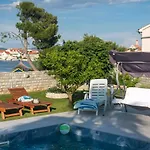 Apartment Zlatna *