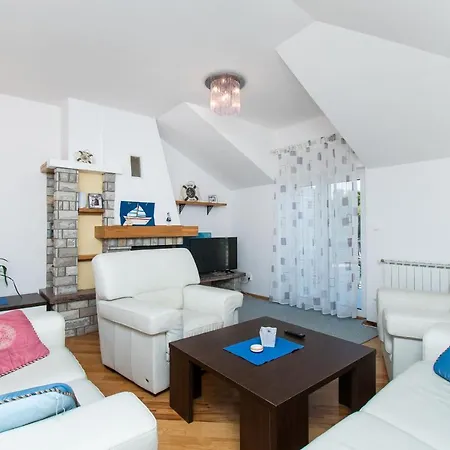 Zlatna * Betina (Sibenik-Knin)