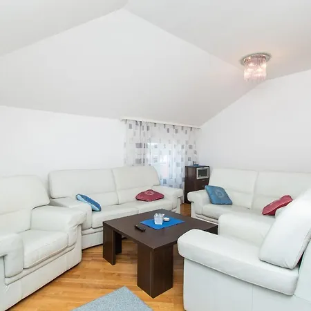 Appartement Zlatna *