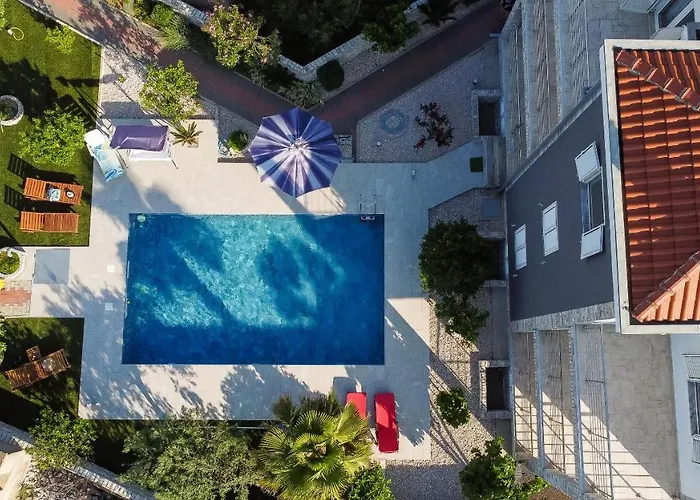 Zlatna Apartamento *