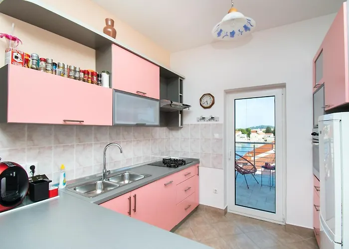 Zlatna * Betina (Sibenik-Knin)