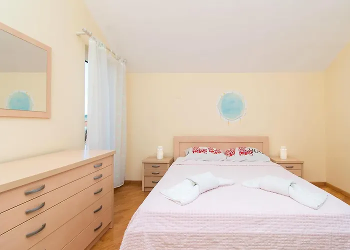 Zlatna * Betina (Sibenik-Knin)