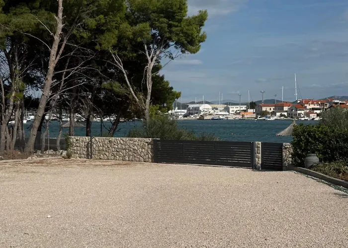 Zlatna Apartamento *