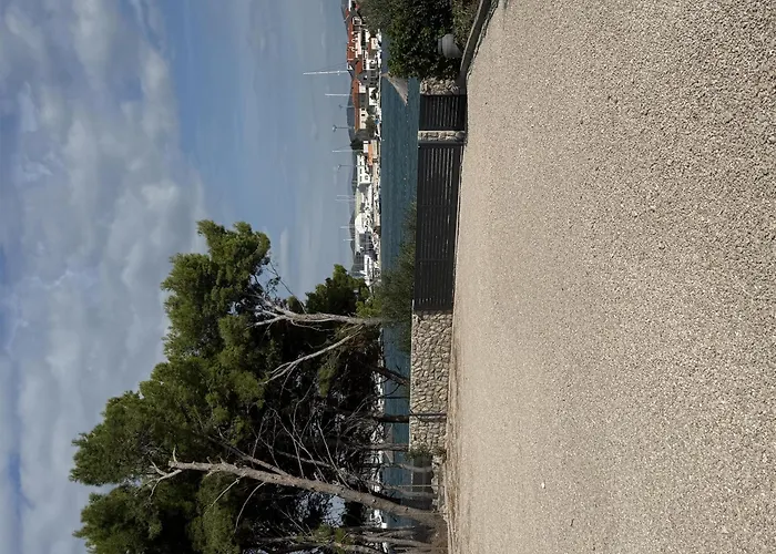 Zlatna * Betina (Sibenik-Knin)